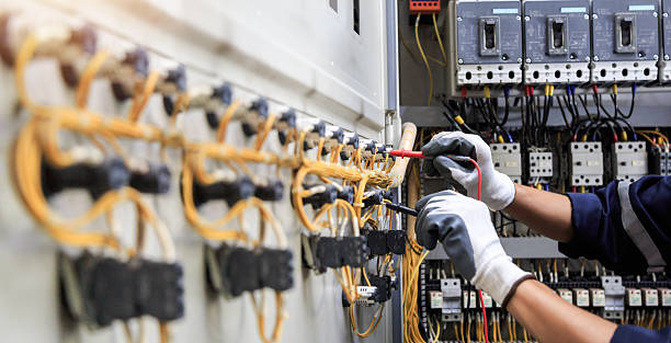 Professional Electrician technician working in Freeland, MI
